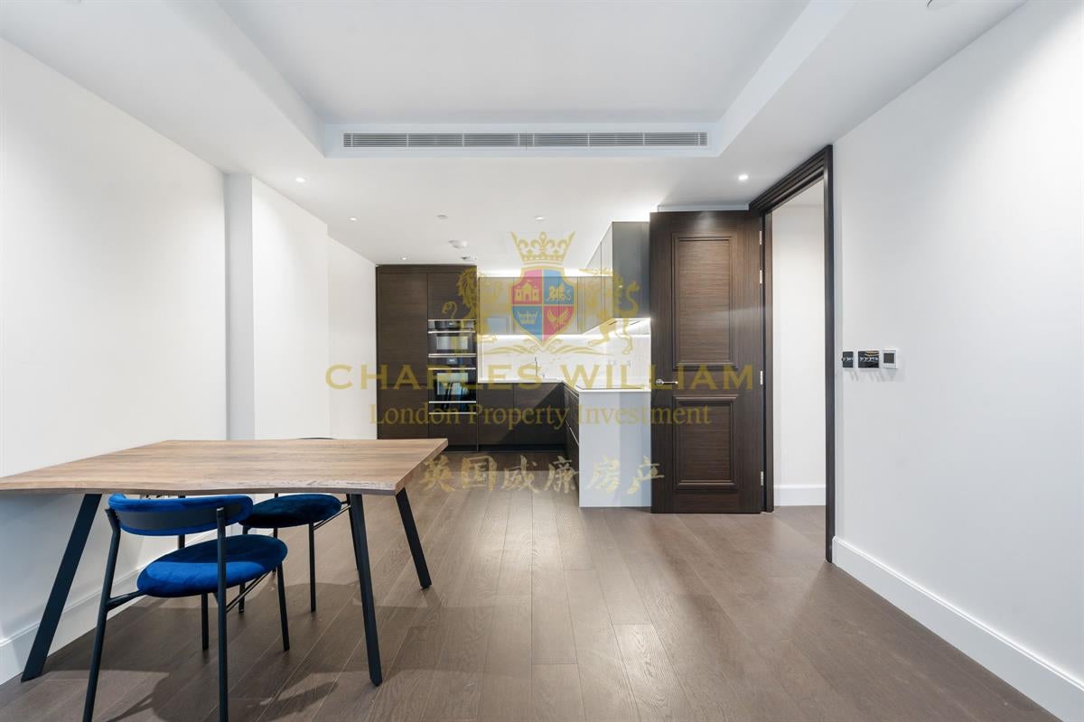 Flat Warwick Lane in Greater London