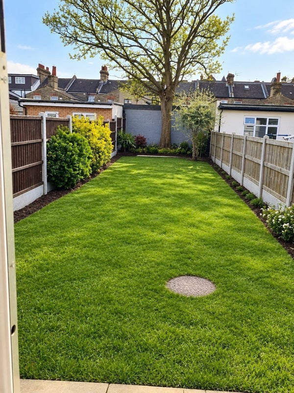 Room Kensington Avenue in Greater London