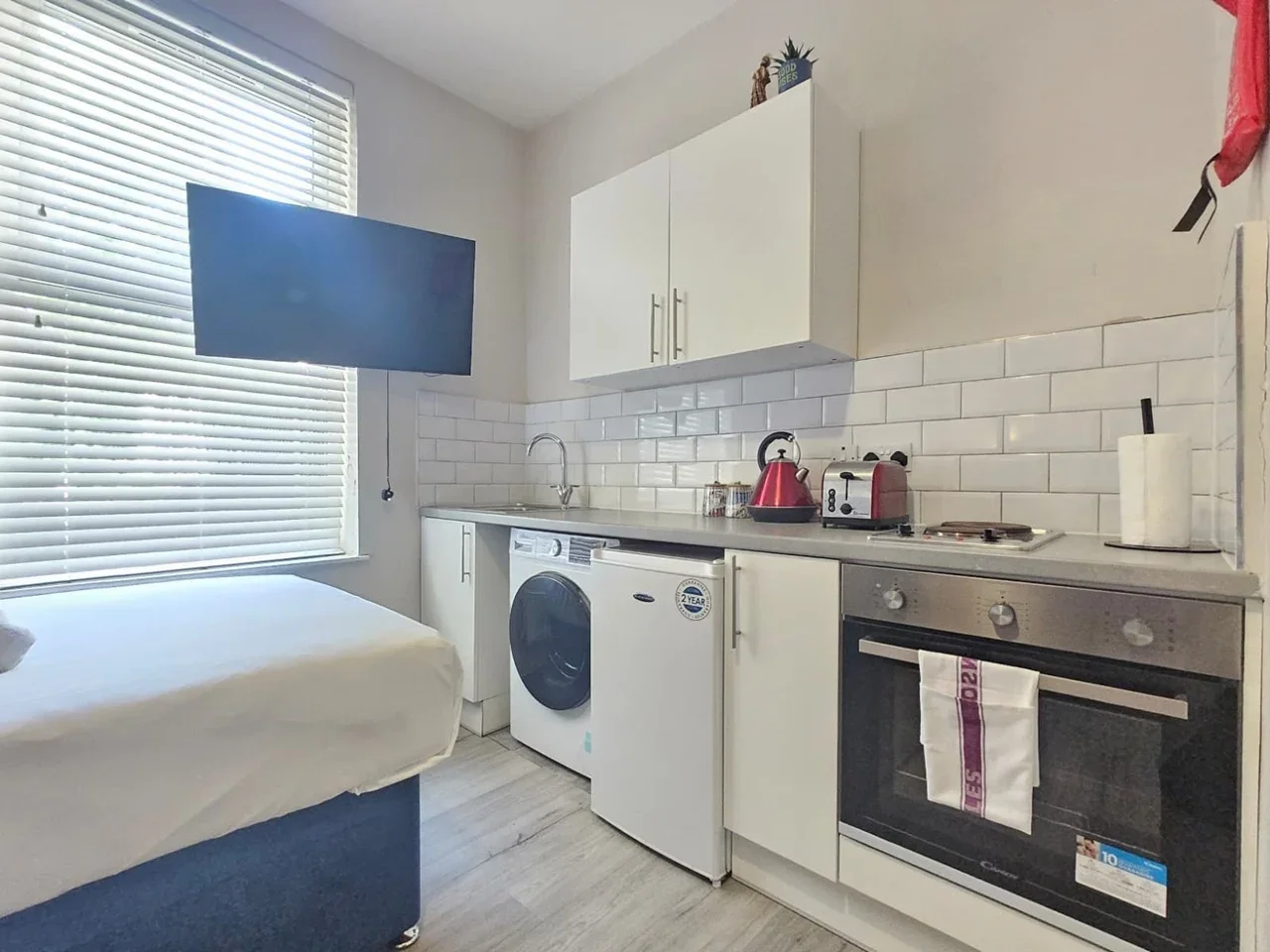 Flat Wightman Road in Greater London