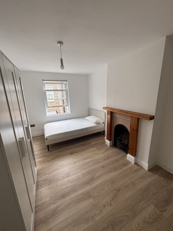 Room Crofton Road in Greater London
