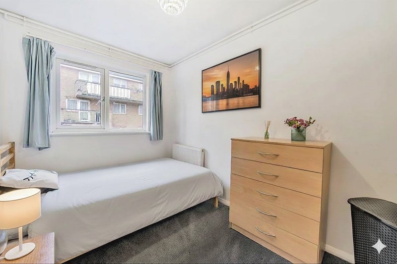 Room Canterbury Place in Greater London