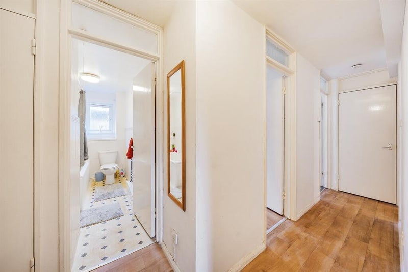 Room Canterbury Place in Greater London