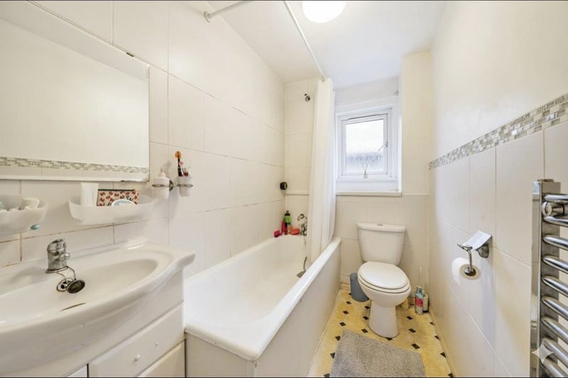Room Canterbury Place in Greater London