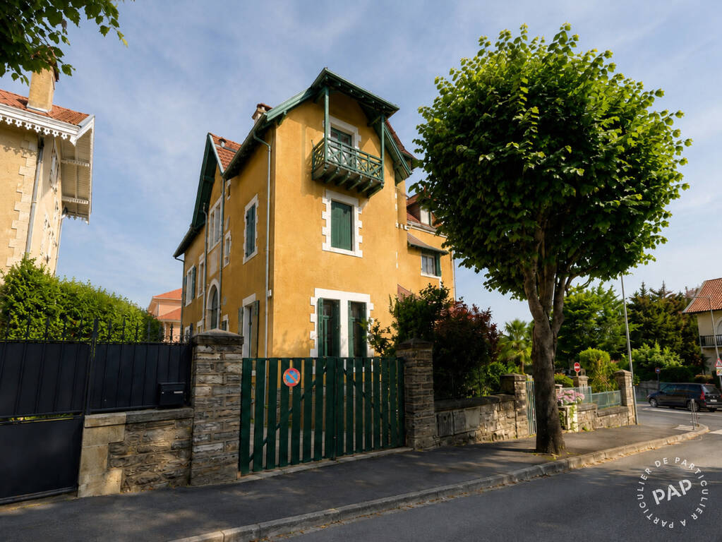 Flat Avenue Serrano in Biarritz