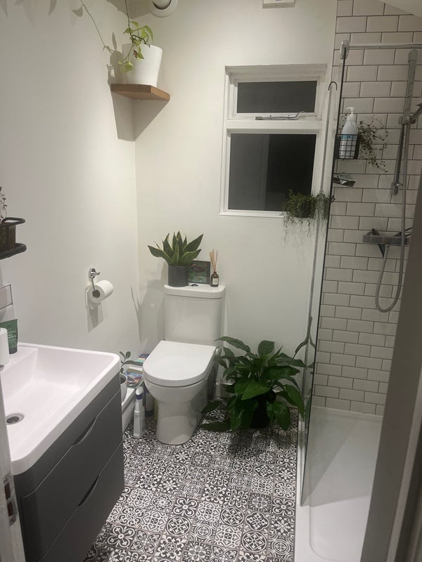 Room Penge Road in Greater London