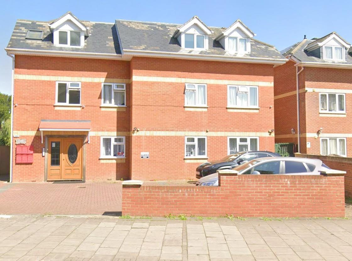 Flat Lampton Road in Greater London