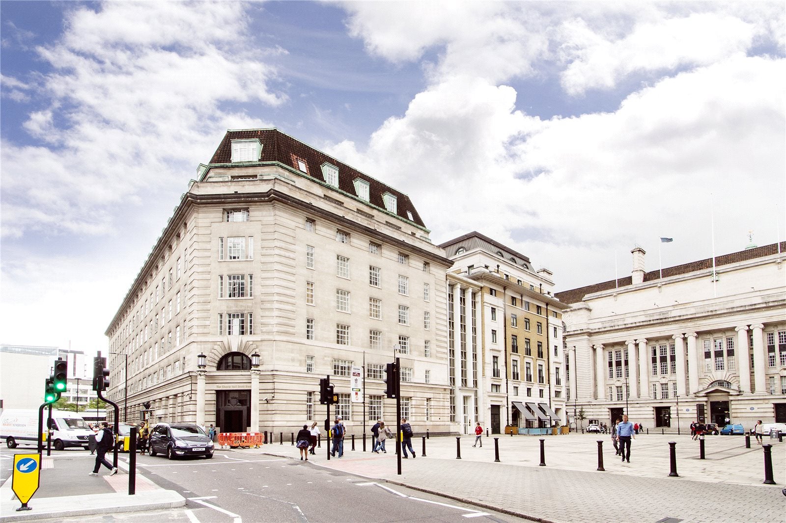 Flat Belvedere Road in Greater London