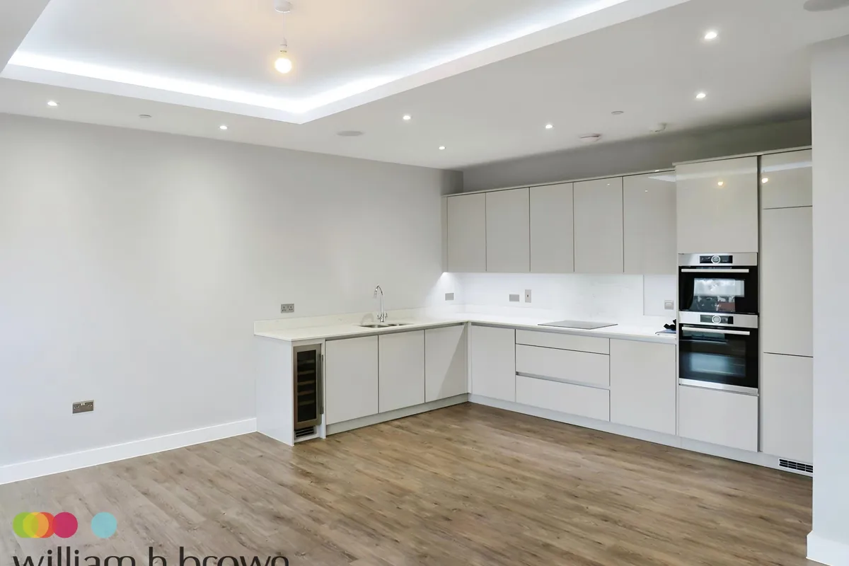 Flat Victoria Avenue in Southend-on-Sea