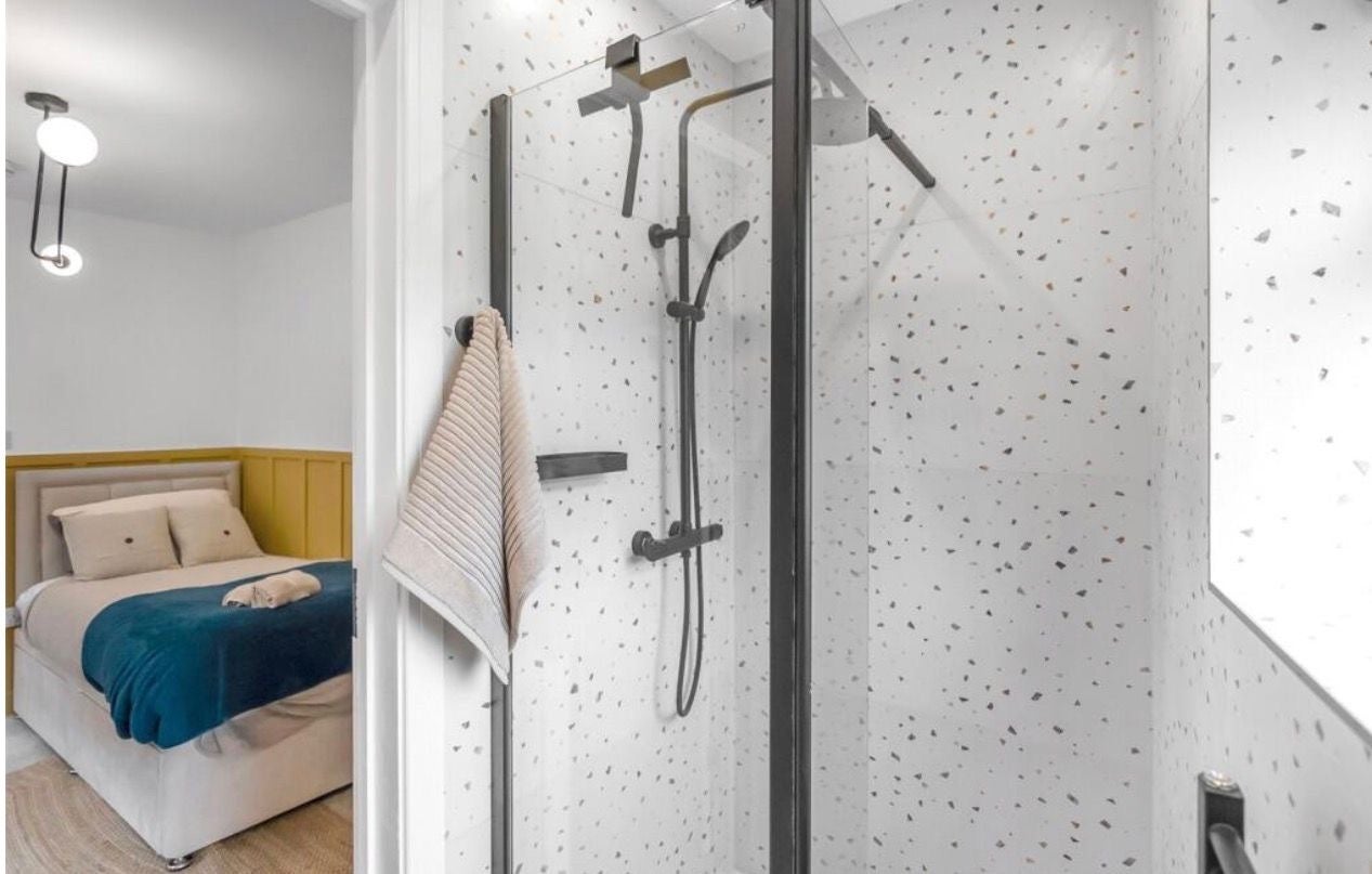 Room Hitchin Road in Luton
