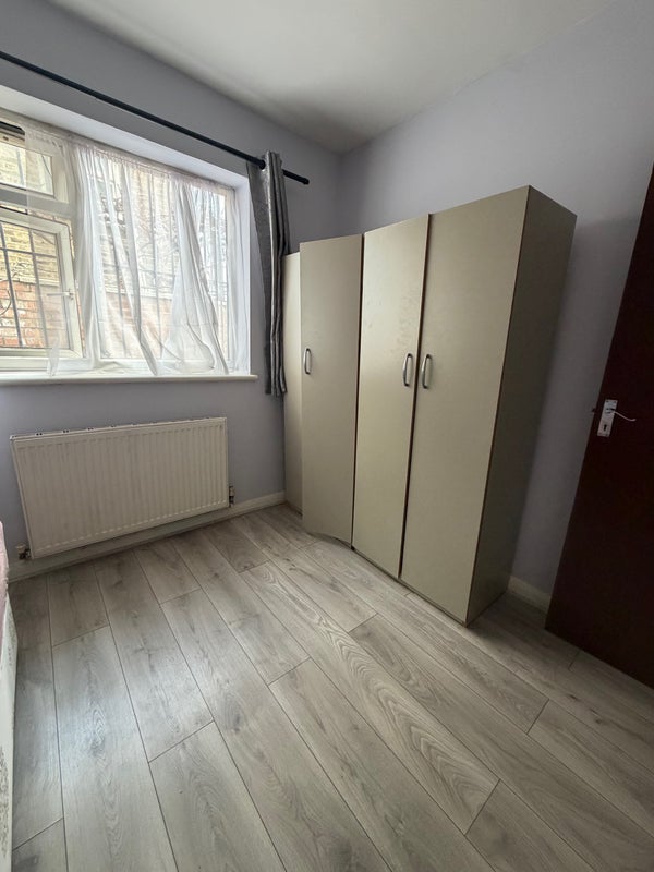 Room Wightman Road in Greater London