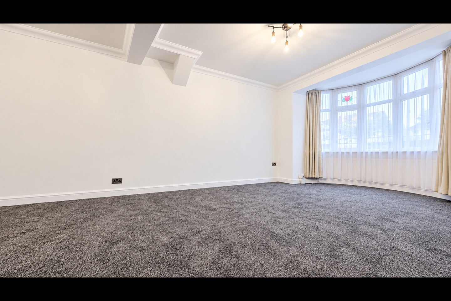 House Havering Gardens in Greater London