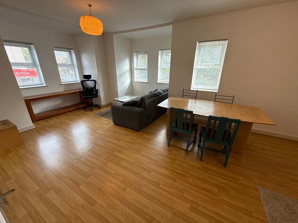 Flat New Belvedere Close in Trafford