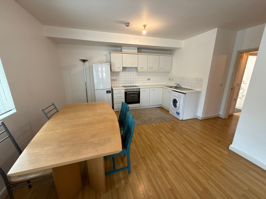 Flat New Belvedere Close in Trafford