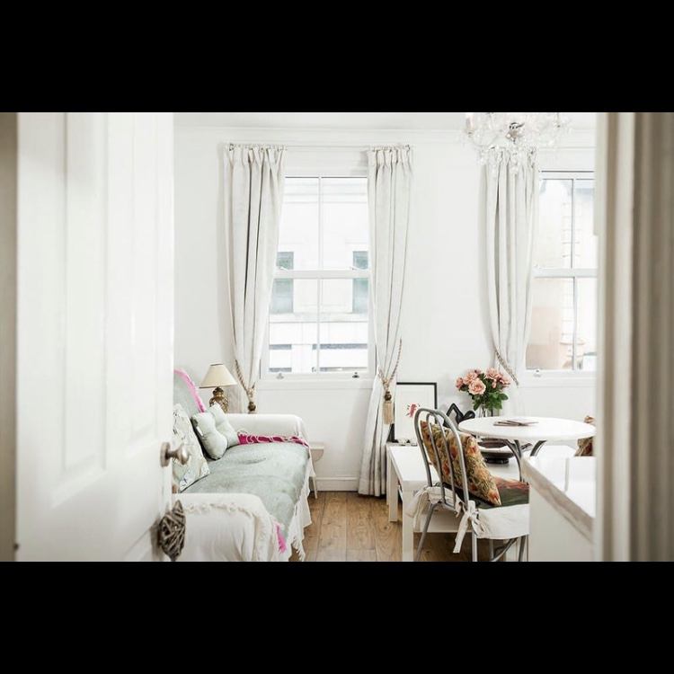 Flat Manchester Road in Greater London