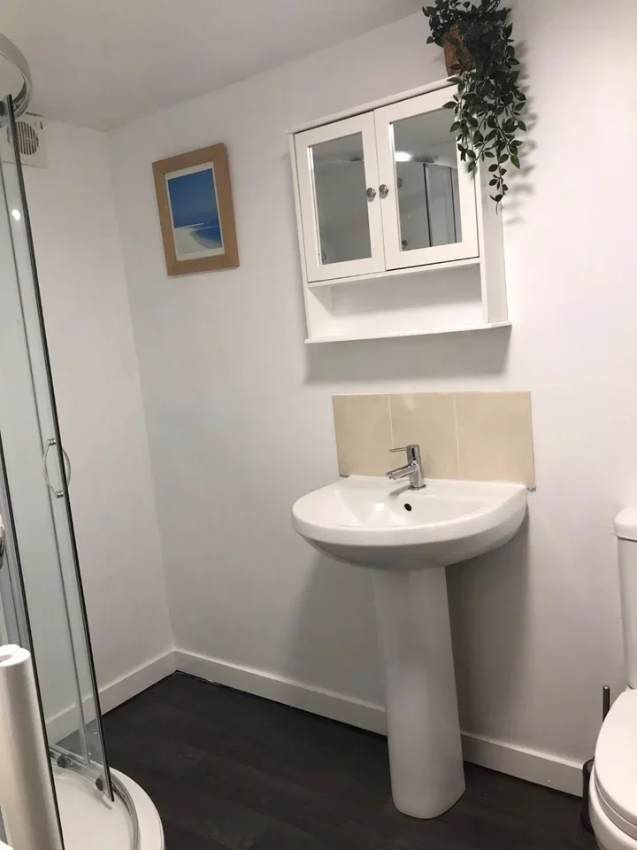 Room Blackboy Road in Exeter