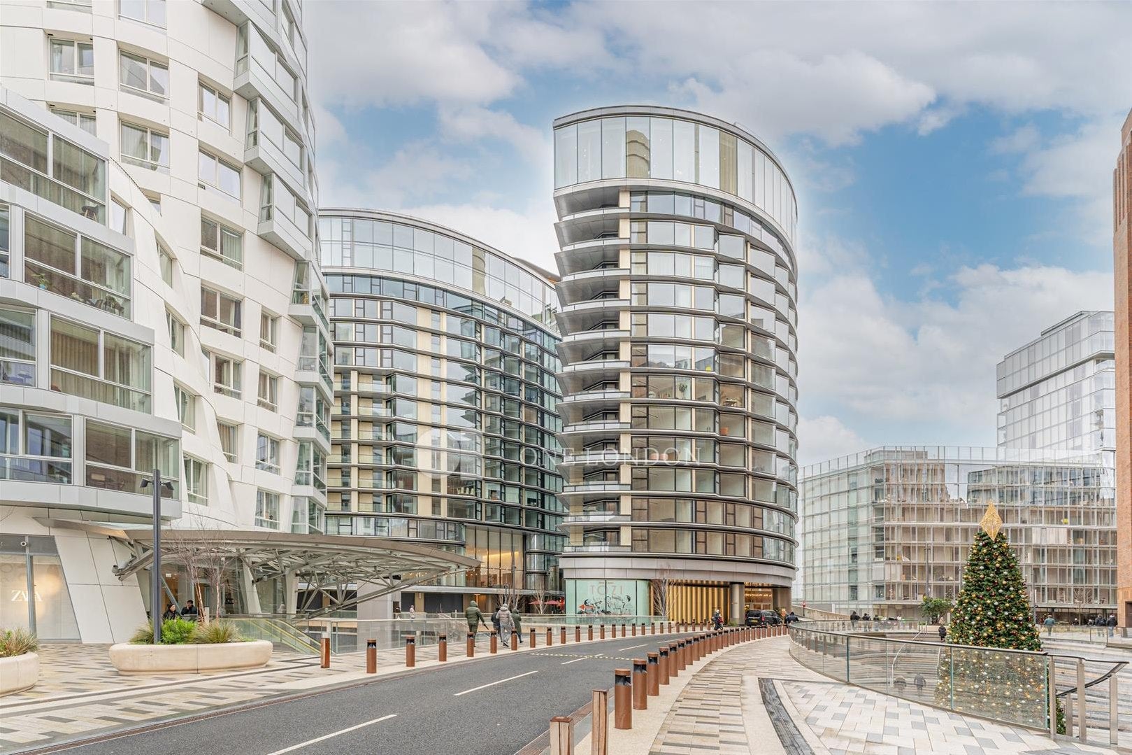 Flat Prospect Way in Greater London