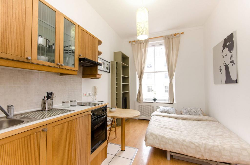 Flat Gloucester Street in City of Westminster