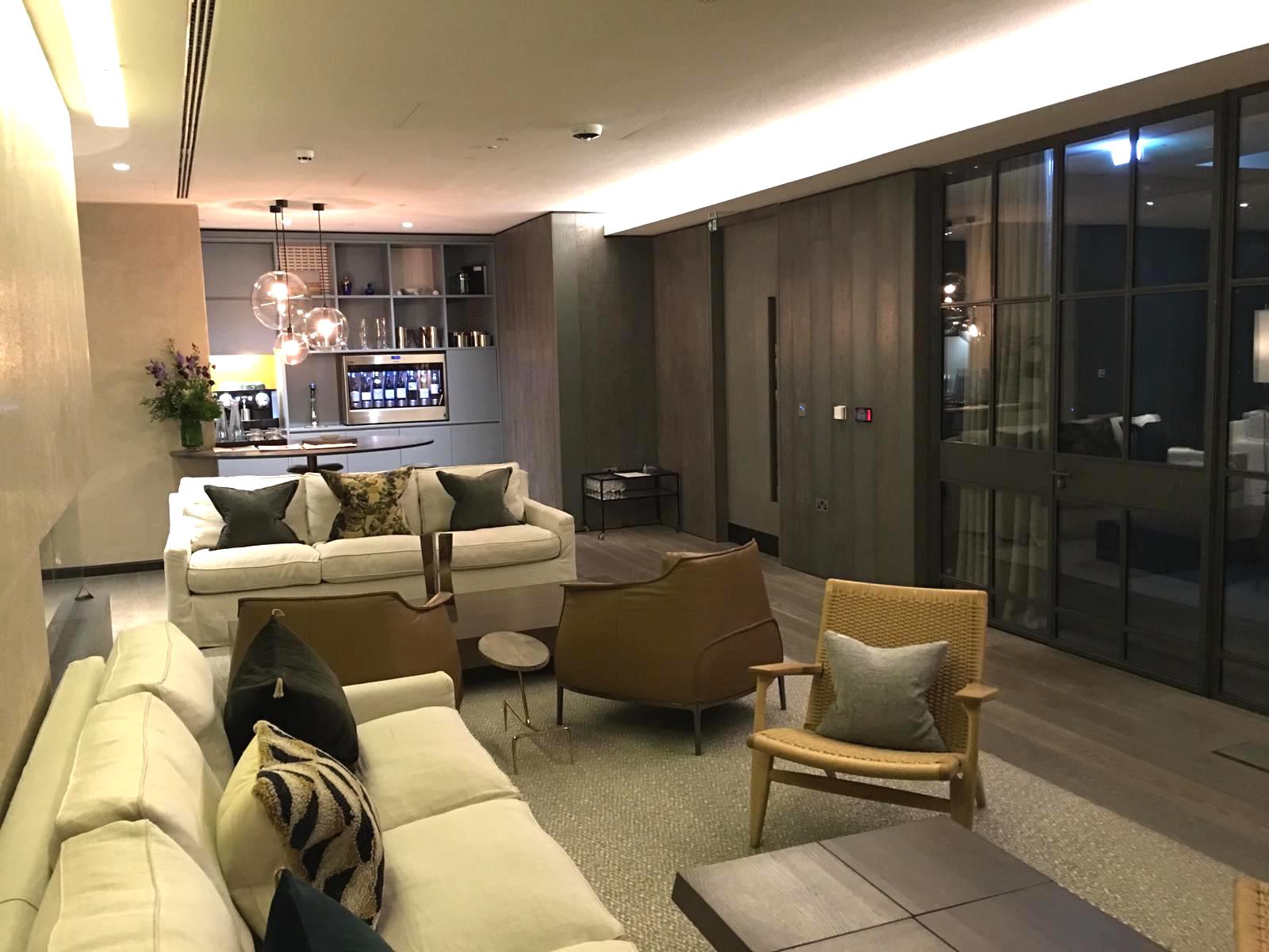 Flat Cleveland Street in Greater London