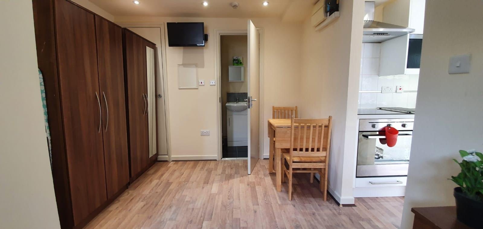 Room Fernhead Road in City of Westminster