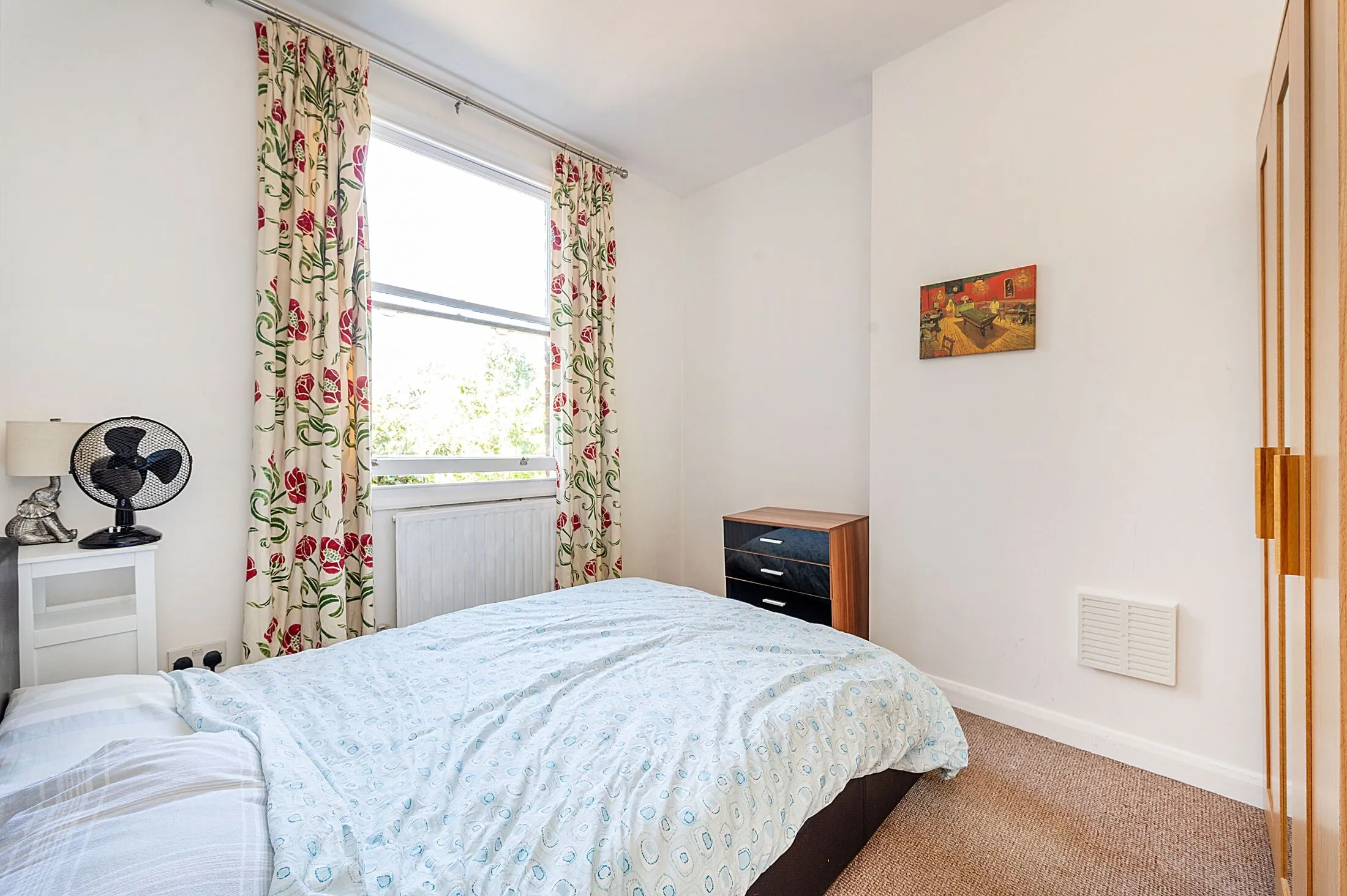 Flat The Glade in Greater London