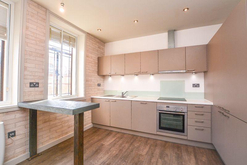 Flat Royal Mews in Southend-on-Sea