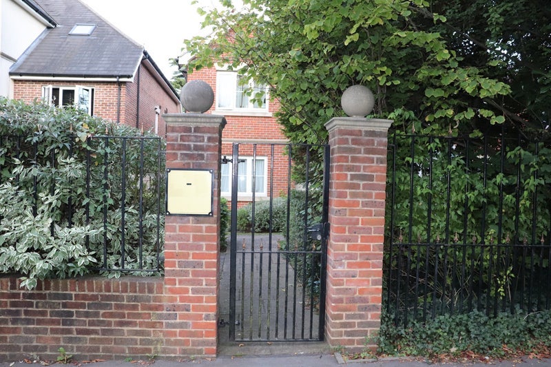 Room Pampisford Road in Greater London