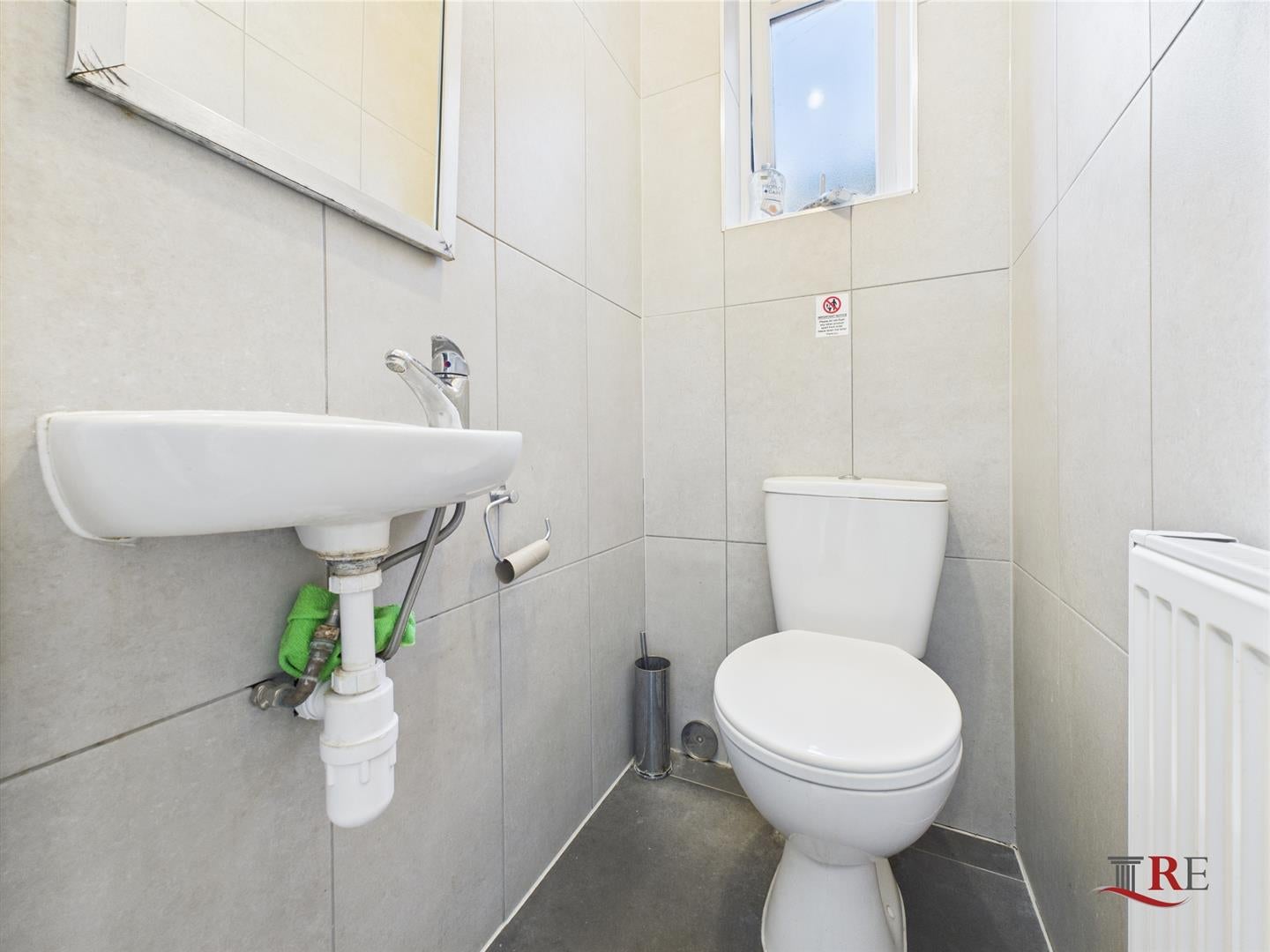 Room Sandringham Road in Greater London