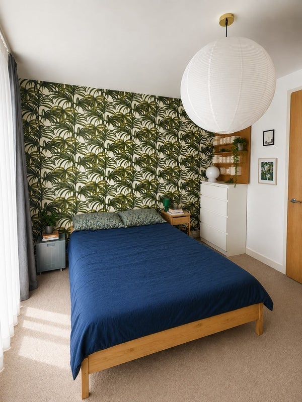 Flat Ward Lane in Greater London