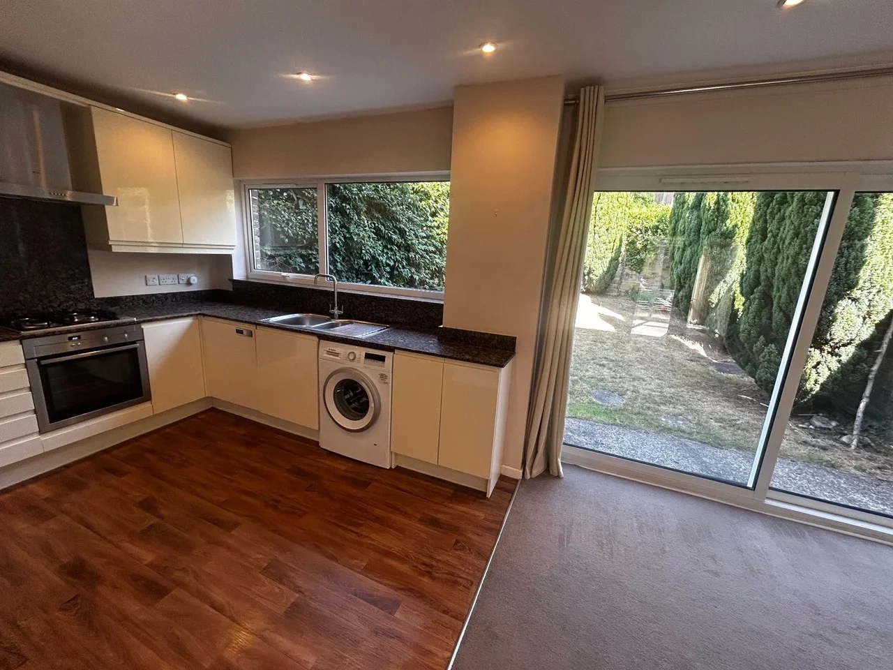 House Sheldon Close in Reigate and Banstead