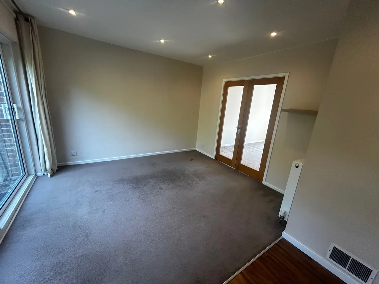 House Sheldon Close in Reigate and Banstead