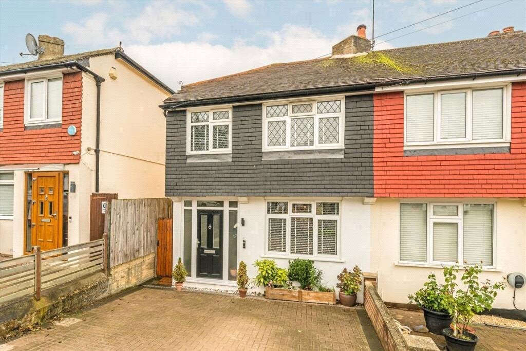 House Hazel Bank in Greater London