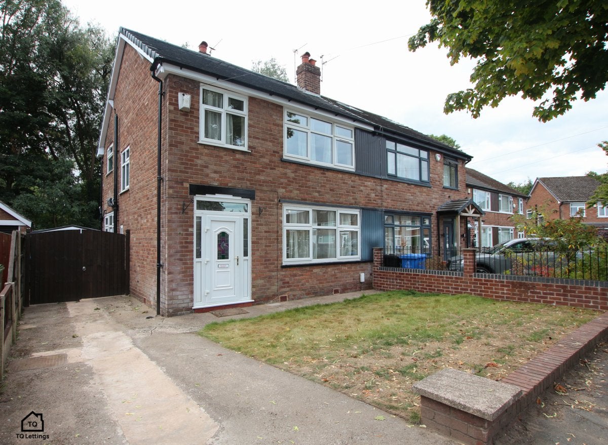 House Kenmore Road in Trafford