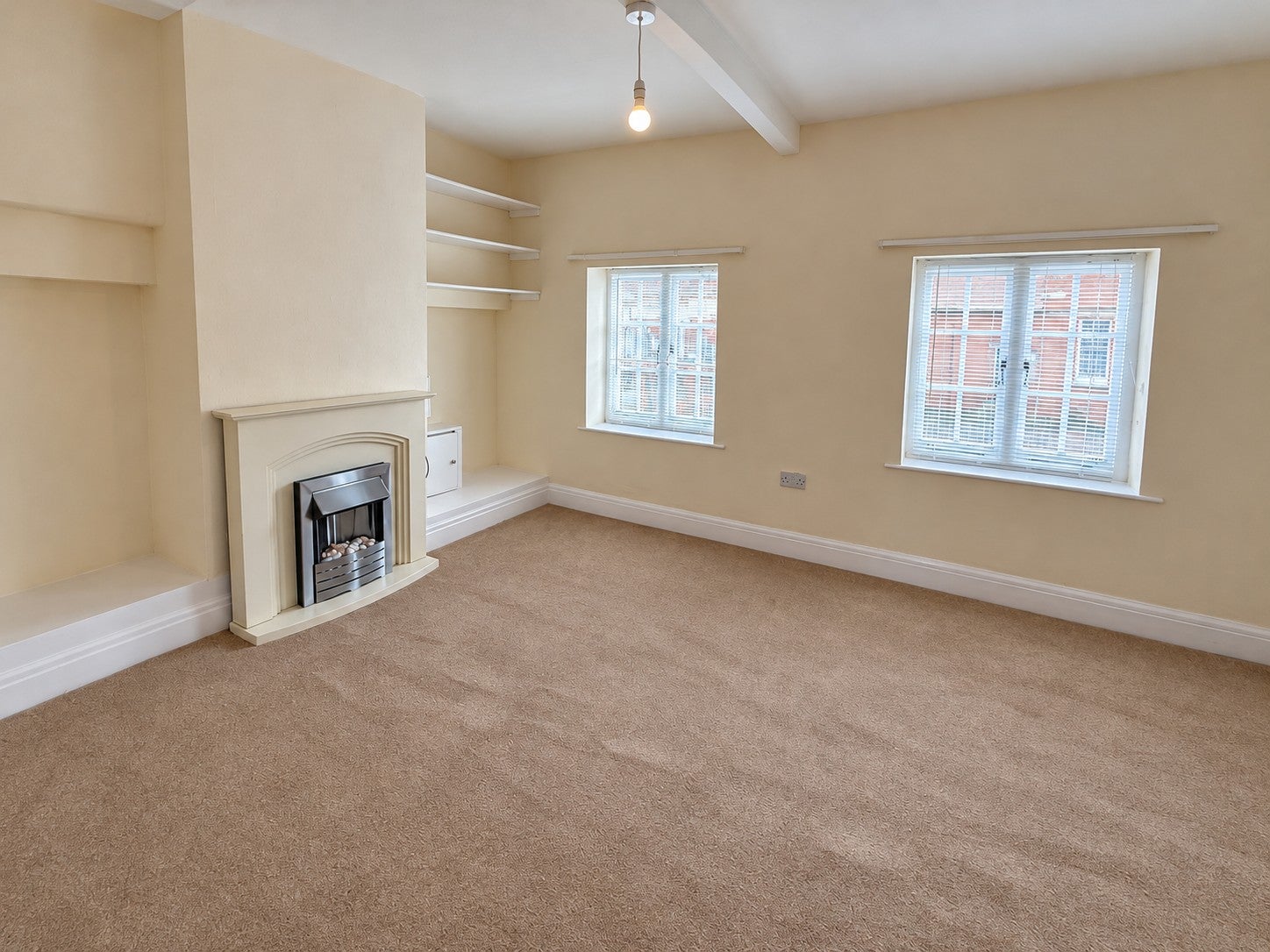 Flat Riverside Close in Shrewsbury
