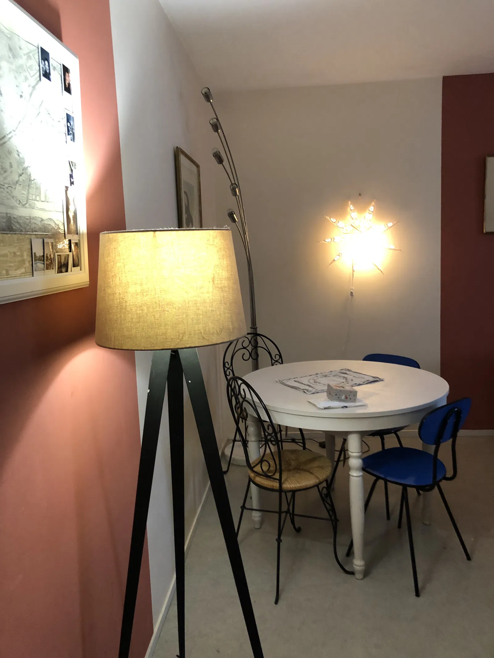 Chambre Rue du Mont Cenis à Paris