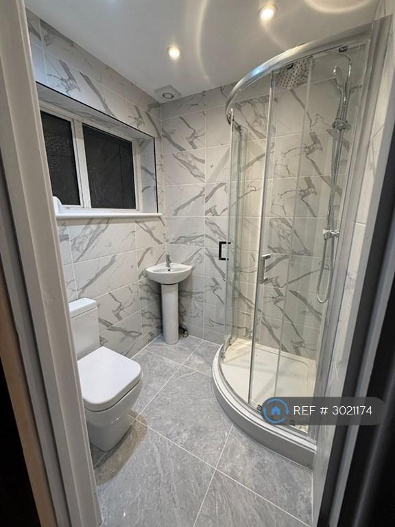 Room High Street in Dartford