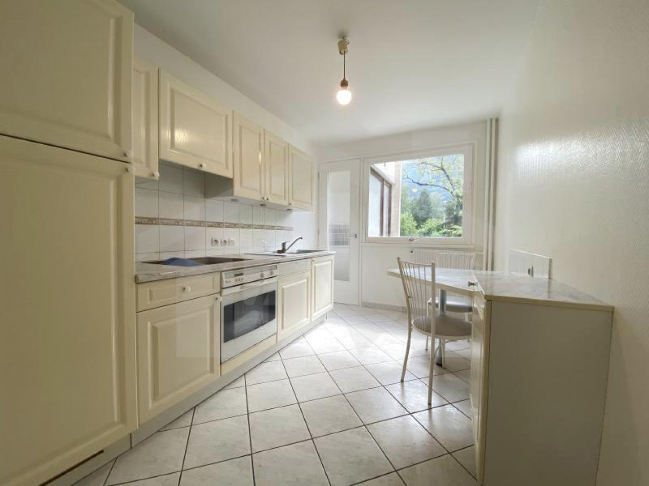 Flat Rue de Saint-Robert in Saint-Égrève