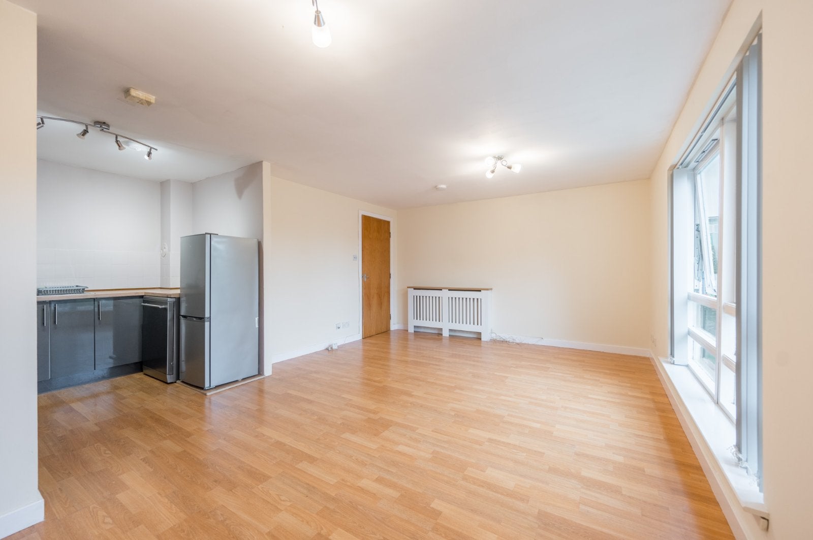 Flat Netherton Avenue in Glasgow