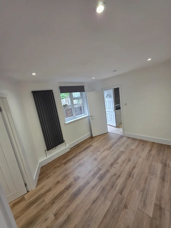 Flat Dartmouth Road in Greater London