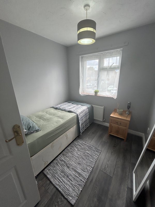 Room Quantock Rise in Luton