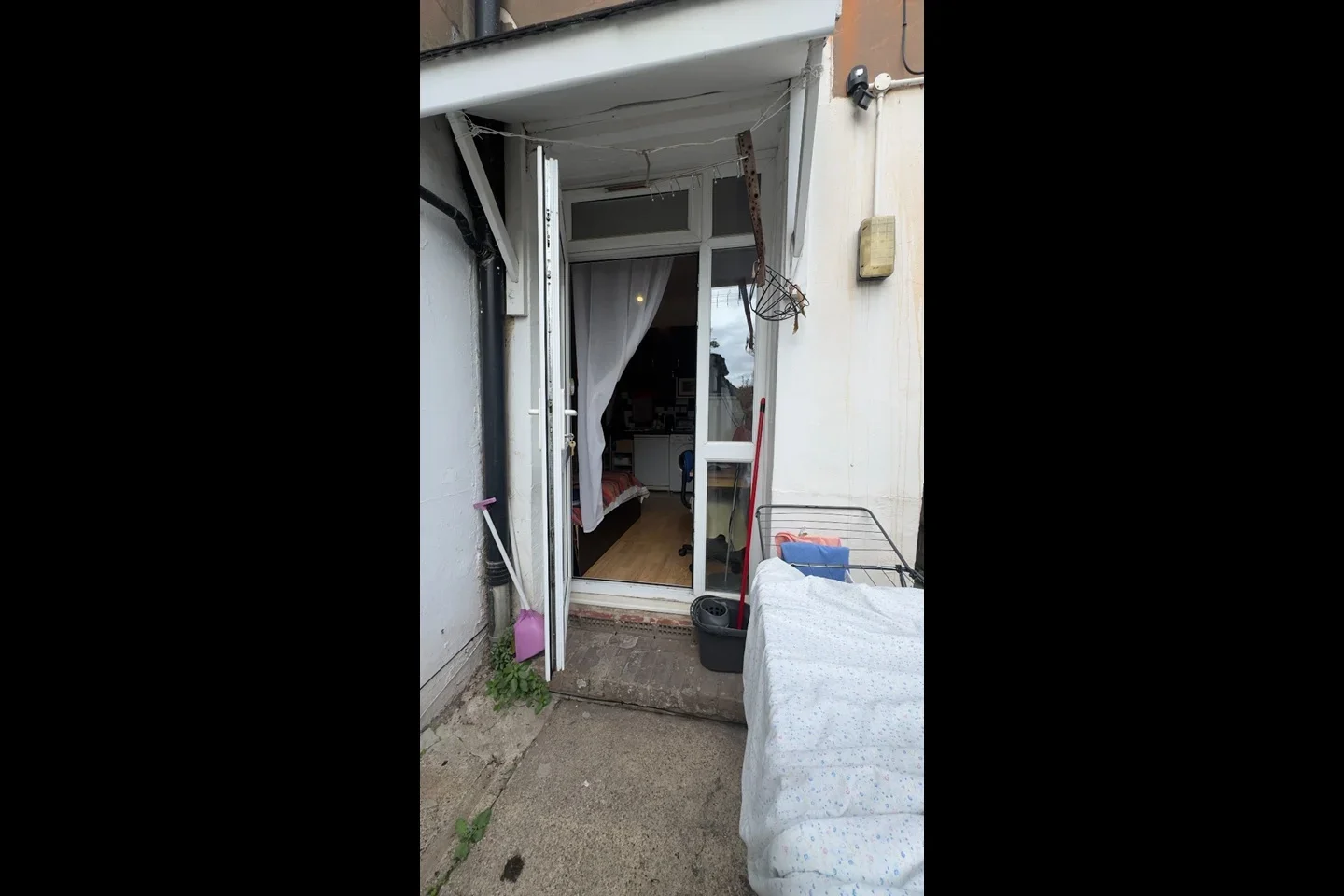 Flat Baldry Gardens in Greater London