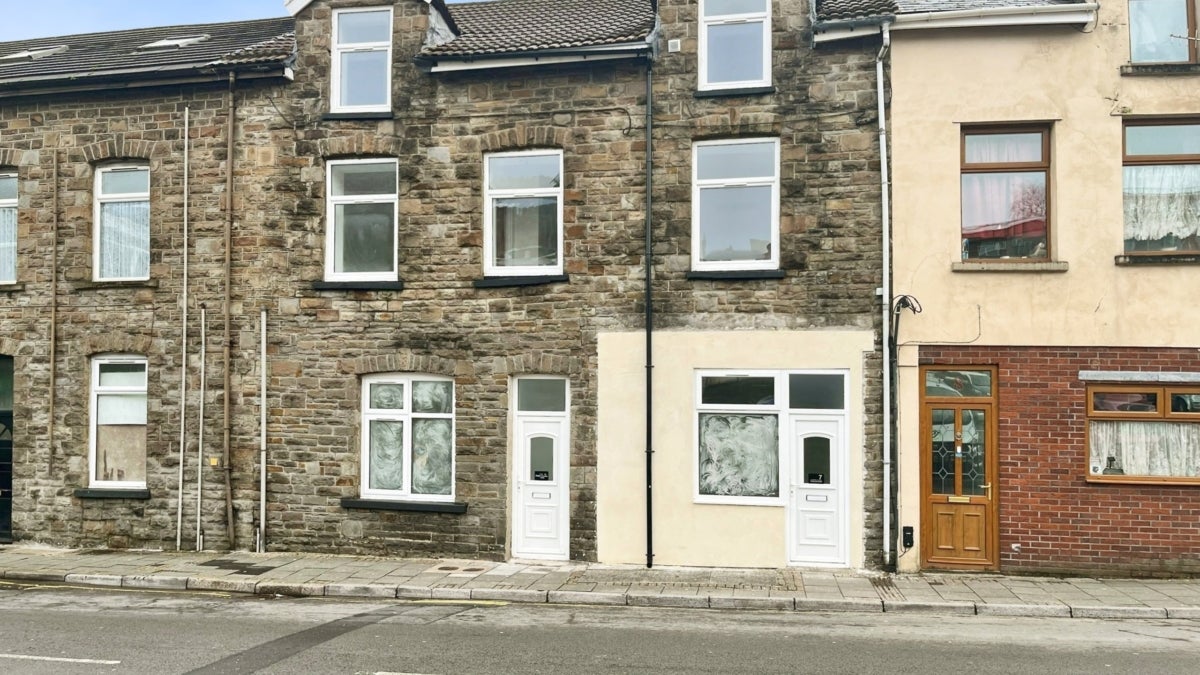 Flat Llwynypia Road in Tonypandy