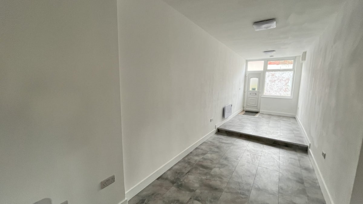 Flat Llwynypia Road in Tonypandy