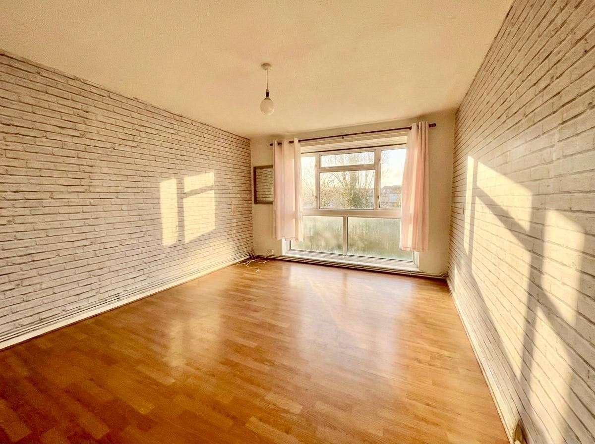 Flat Hamilton Drive in Greater London