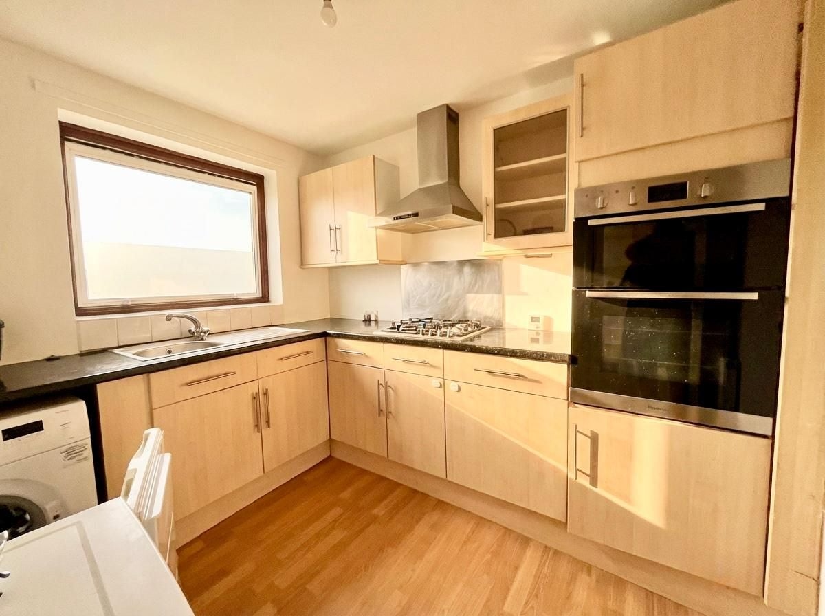 Flat Hamilton Drive in Greater London