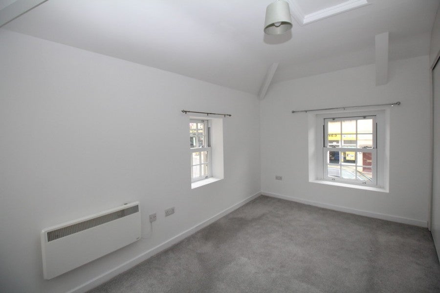 Flat New Road in Chippenham