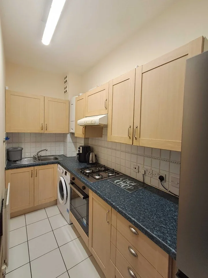 Flat Haydon Place in Guildford