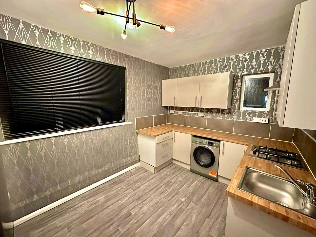 Room Kenton Park Parade in Greater London