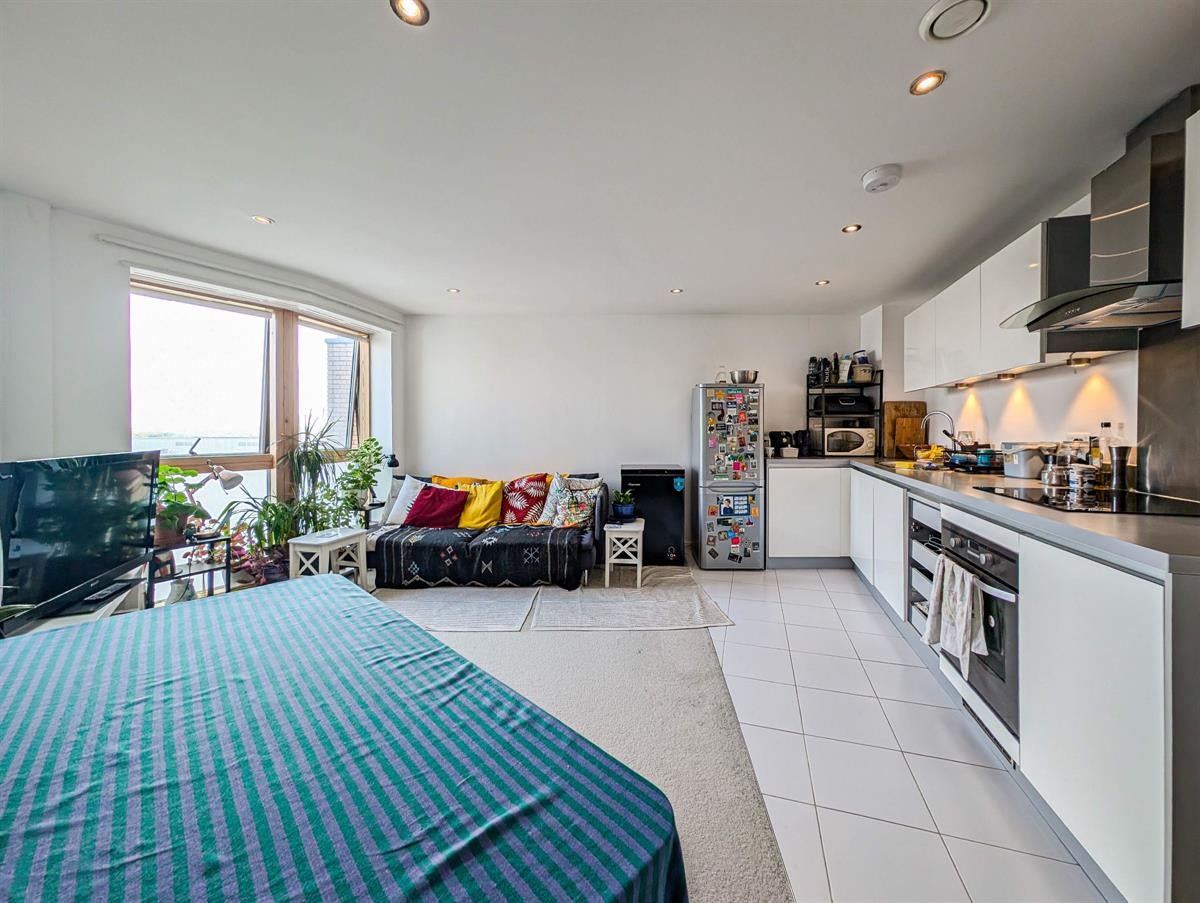 Flat Durnsford Road in Greater London
