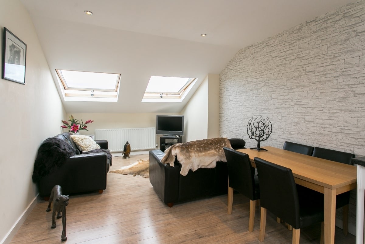 Flat Sistova Road in Greater London