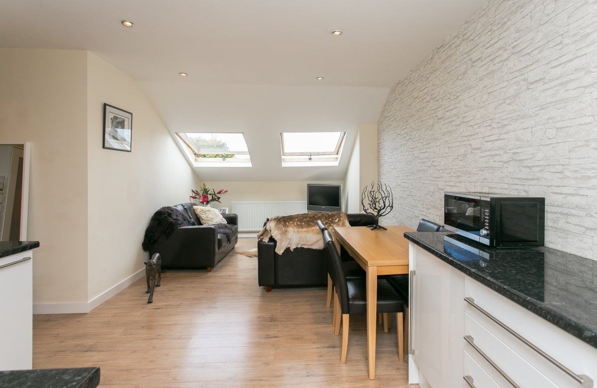 Flat Sistova Road in Greater London